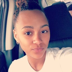 Meet your Posher, Mya